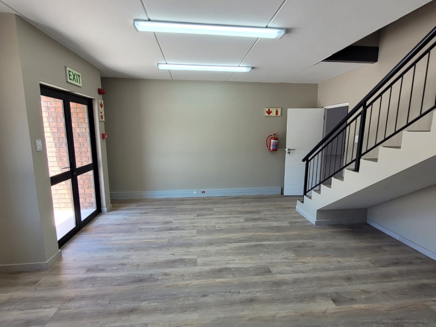 To Let commercial Property for Rent in Killarney Gardens Western Cape